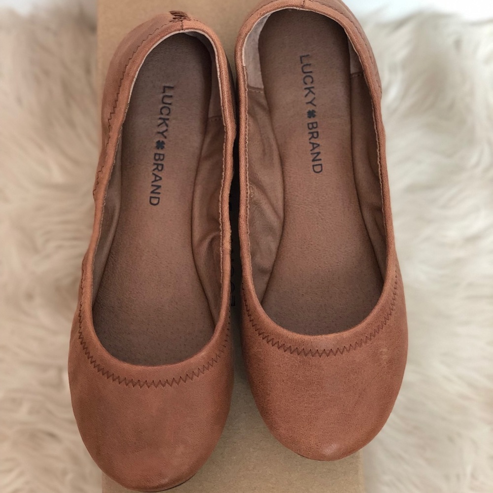 Brown ballet flats